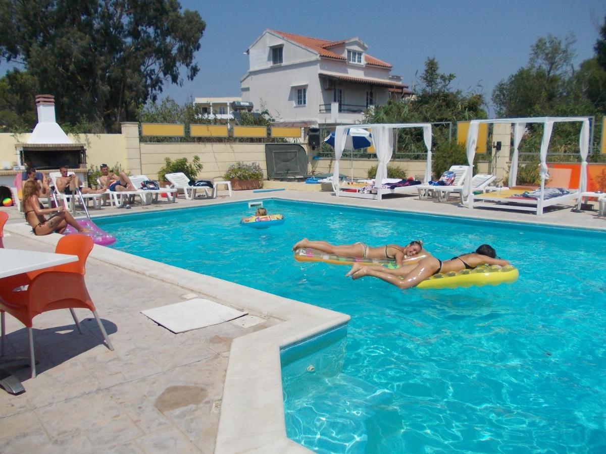 Kavos Central Gardens Екстериор снимка