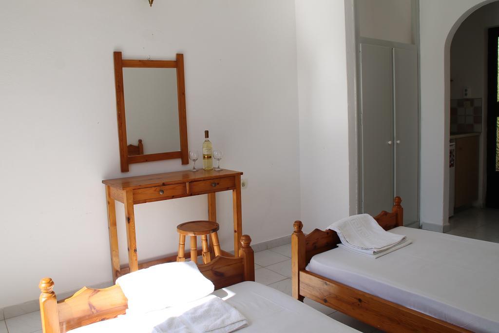 Kavos Central Gardens Стая снимка