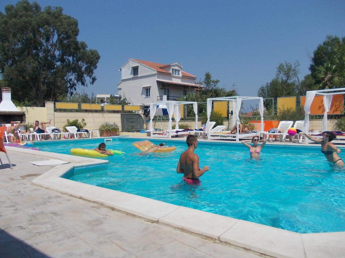 Kavos Central Gardens Екстериор снимка